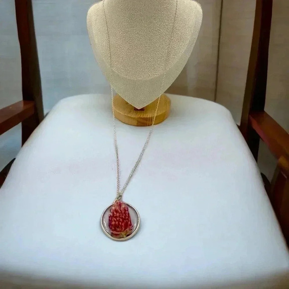 Floral Preservation Art-to-Wear Statement Necklace Gomphrena Resin Pendant 24" - Picture 3 of 5